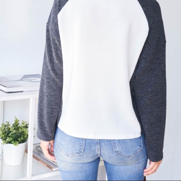 HEATHER CHARCOAL & white colorblock long sleeve TOP, NWT - Picture 15 of 16